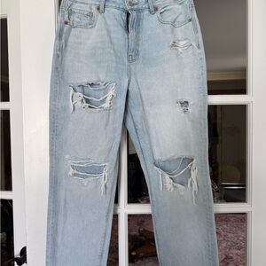 NWOT AE Ripped Mom Jean